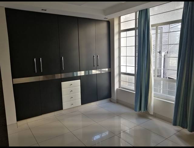 3.5 BEDROOM FLAT FOR SALE IN NORTH BEACH